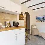 Villa- Monica