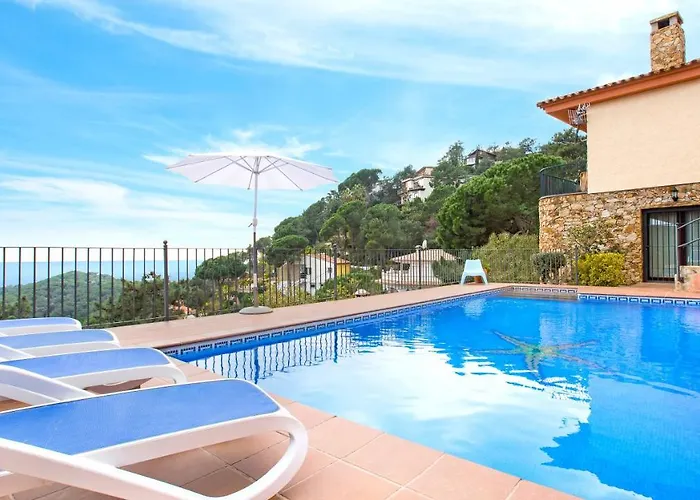 Villa- Monica