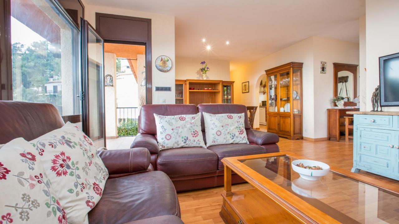 Villa Villa- Monica Lloret de Mar